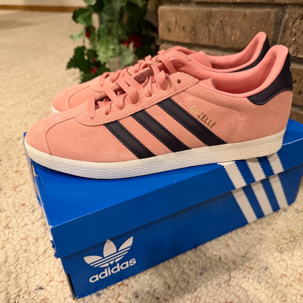 Adidas Gazelle Pink and Black‎ Sneakers Ladies Size 10 NWT